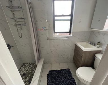 23-35 31st Street - Photo Thumbnail 8