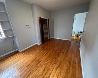 23-35 31st Street - Photo Thumbnail 7