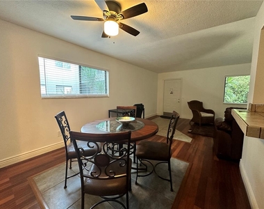 2349 Oak Park Way - Photo Thumbnail 7