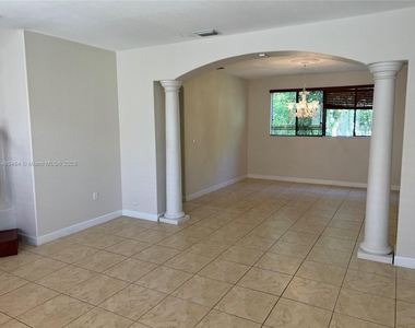 7427 Sw 189th St - Photo Thumbnail 9