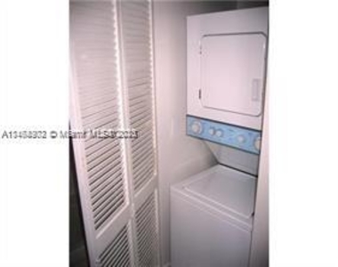 1200 Brickell Bay Dr - Photo Thumbnail 9