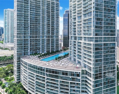 495 Brickell Ave - Photo Thumbnail 10