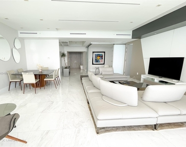 15811 Collins Ave - Photo Thumbnail 4