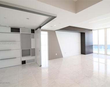 15811 Collins Ave - Photo Thumbnail 5