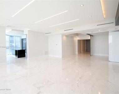 15811 Collins Ave - Photo Thumbnail 7