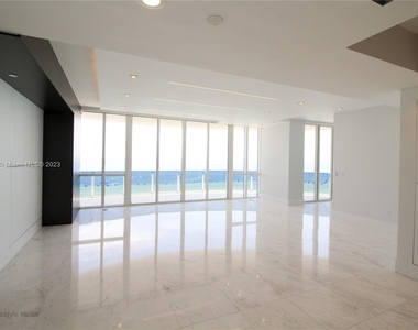 15811 Collins Ave - Photo Thumbnail 11