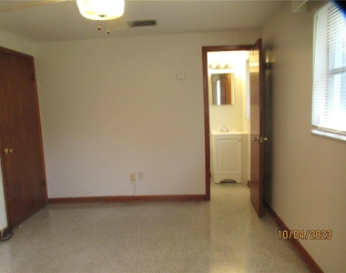 7602 N Boulevard - Photo Thumbnail 30