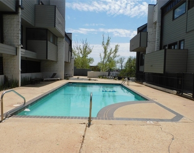 901 Nw 7th Street - Photo Thumbnail 4