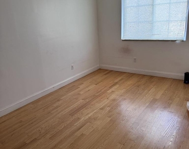 224-05 93rd Avenue - Photo Thumbnail 15