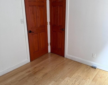 224-05 93rd Avenue - Photo Thumbnail 10