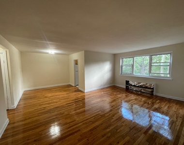 71-8 Parsons Boulevard - Photo Thumbnail 2