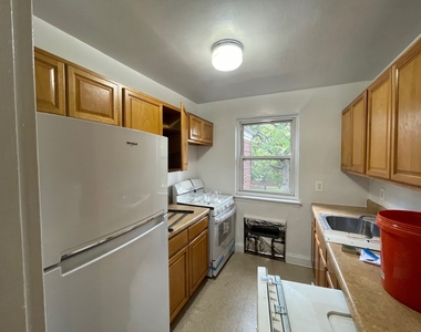 71-8 Parsons Boulevard - Photo Thumbnail 12