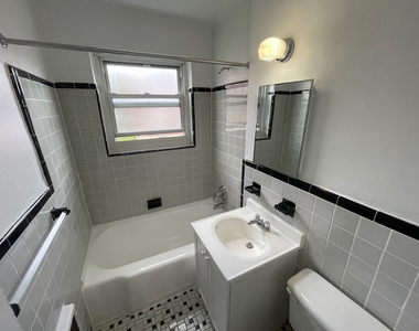 71-8 Parsons Boulevard - Photo Thumbnail 13