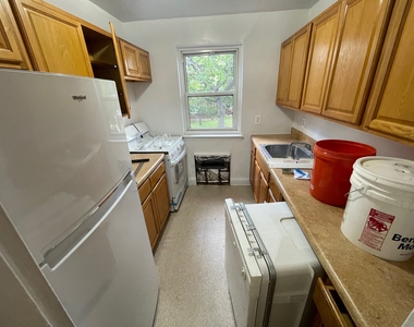 71-8 Parsons Boulevard - Photo Thumbnail 11