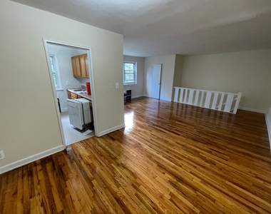 71-8 Parsons Boulevard - Photo Thumbnail 5