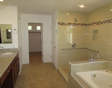 6421 E Sharon Drive - Photo Thumbnail 6