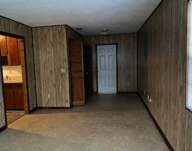 1413 W Orange Avenue - Photo Thumbnail 2