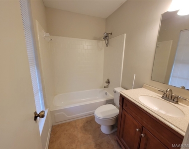 3125 Willow Lane Drive - Photo Thumbnail 7