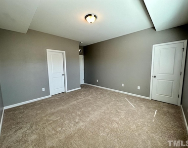 1633 Crafton Way - Photo Thumbnail 13