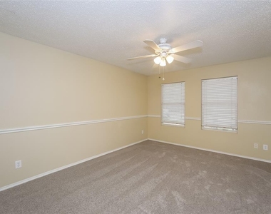 5712 Ainsdale Drive - Photo Thumbnail 12