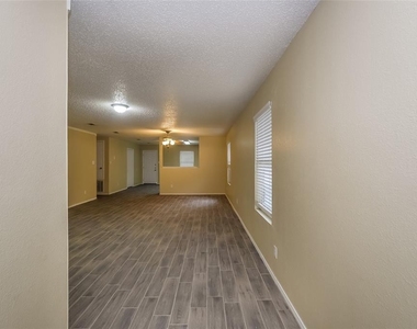 5712 Ainsdale Drive - Photo Thumbnail 5