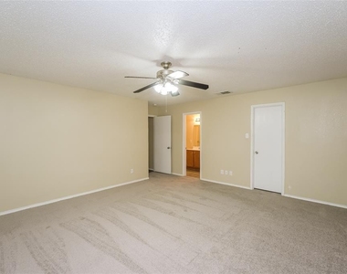 5712 Ainsdale Drive - Photo Thumbnail 8