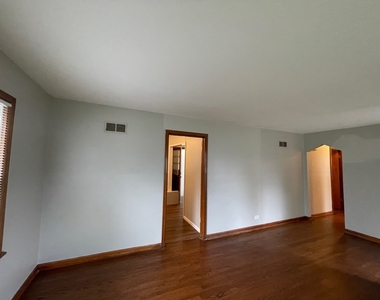 14812 Lawndale Avenue - Photo Thumbnail 4