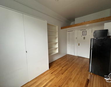 14 Saint Marks Place - Photo Thumbnail 2