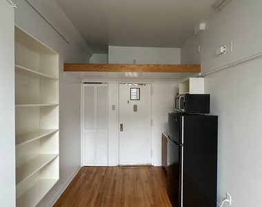 14 Saint Marks Place - Photo Thumbnail 4
