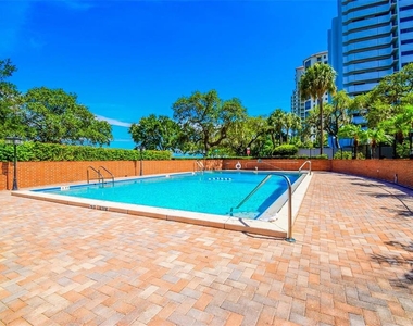 4015 Bayshore Boulevard - Photo Thumbnail 1