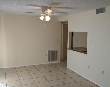 5026 Water Oak Drive - Photo Thumbnail 2