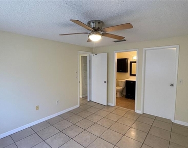 5026 Water Oak Drive - Photo Thumbnail 15