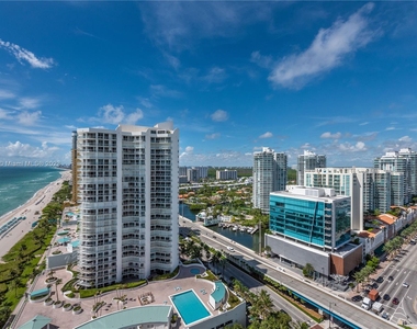 16699 Collins Ave - Photo Thumbnail 14