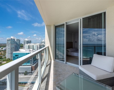 16699 Collins Ave - Photo Thumbnail 13