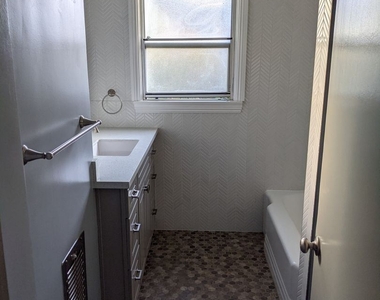 4151 S. Arlington Avenue - Photo Thumbnail 7