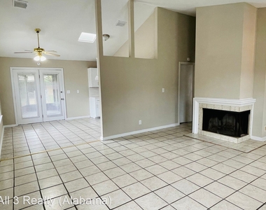 2921 Willow Lane Dr. - Photo Thumbnail 6