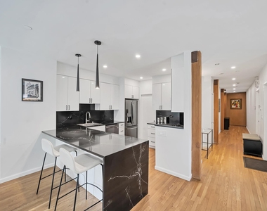 111 Jane St - Photo Thumbnail 5