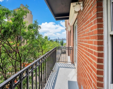111 Jane St - Photo Thumbnail 12