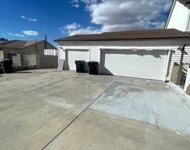 1590 Mustang Drive - Photo Thumbnail 2