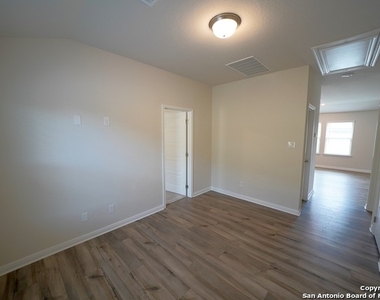 3133 Charyn Way - Photo Thumbnail 28