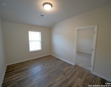 3133 Charyn Way - Photo Thumbnail 27