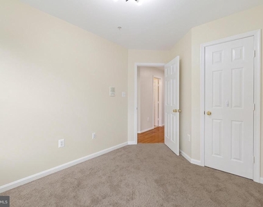 9723 Quiet Brook Ln - Photo Thumbnail 10