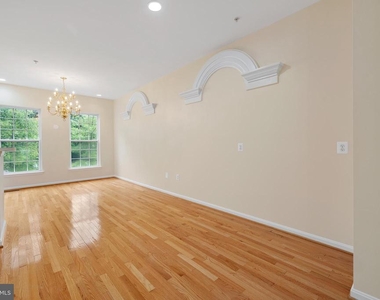 9723 Quiet Brook Ln - Photo Thumbnail 4