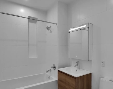 280 Meeker Avenue - Photo Thumbnail 4