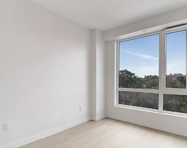280 Meeker Avenue - Photo Thumbnail 6
