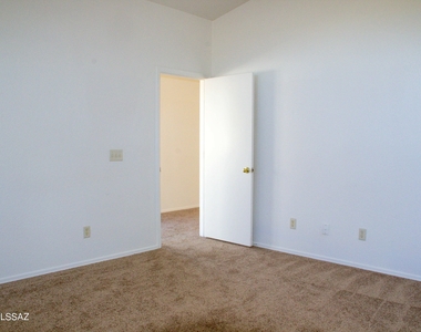 6334 S Acacia Desert Avenue - Photo Thumbnail 16