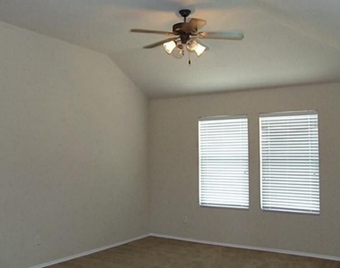 710 Locustberry Drive - Photo Thumbnail 11