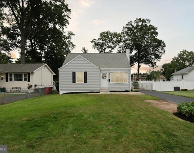 449 Maple Street - Photo Thumbnail 28