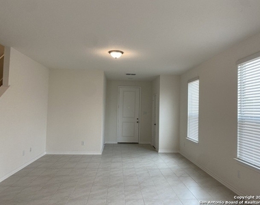 9546 Hinterlands Dr - Photo Thumbnail 2