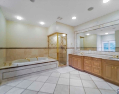 1 Euclid Road - Photo Thumbnail 26